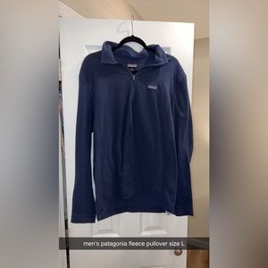 Men’s navy Patagonia fleece pullover size L